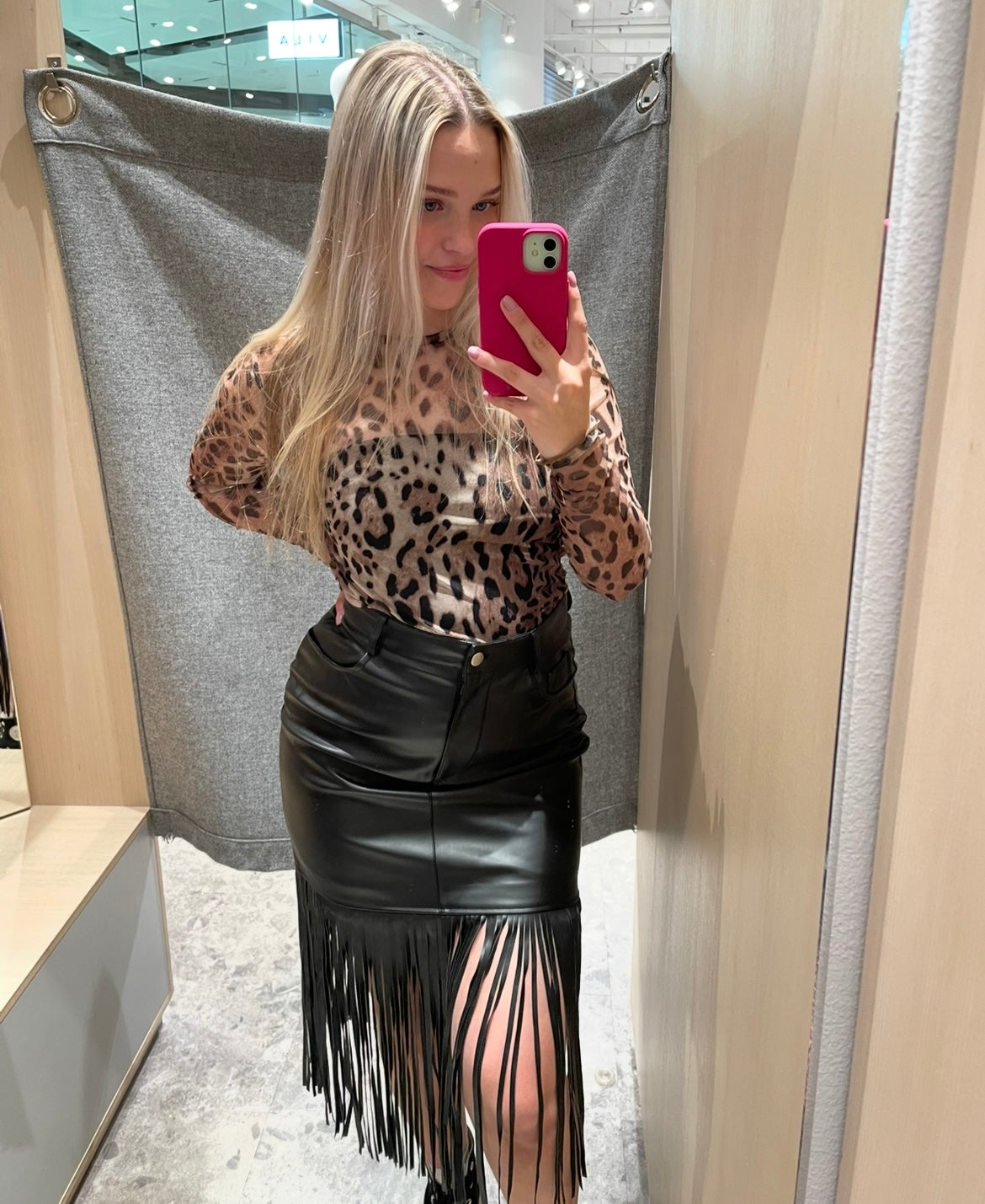 VIPRANA Short Skirt - Black Beauty